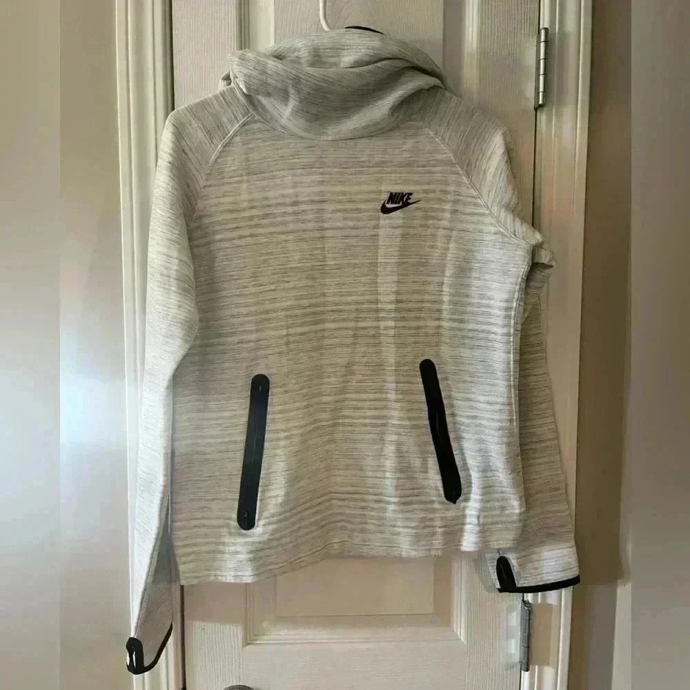 Nike Heather  Gray Tech Fleece Long Sleeve with Funnel Neck Hoodie | Size Medium